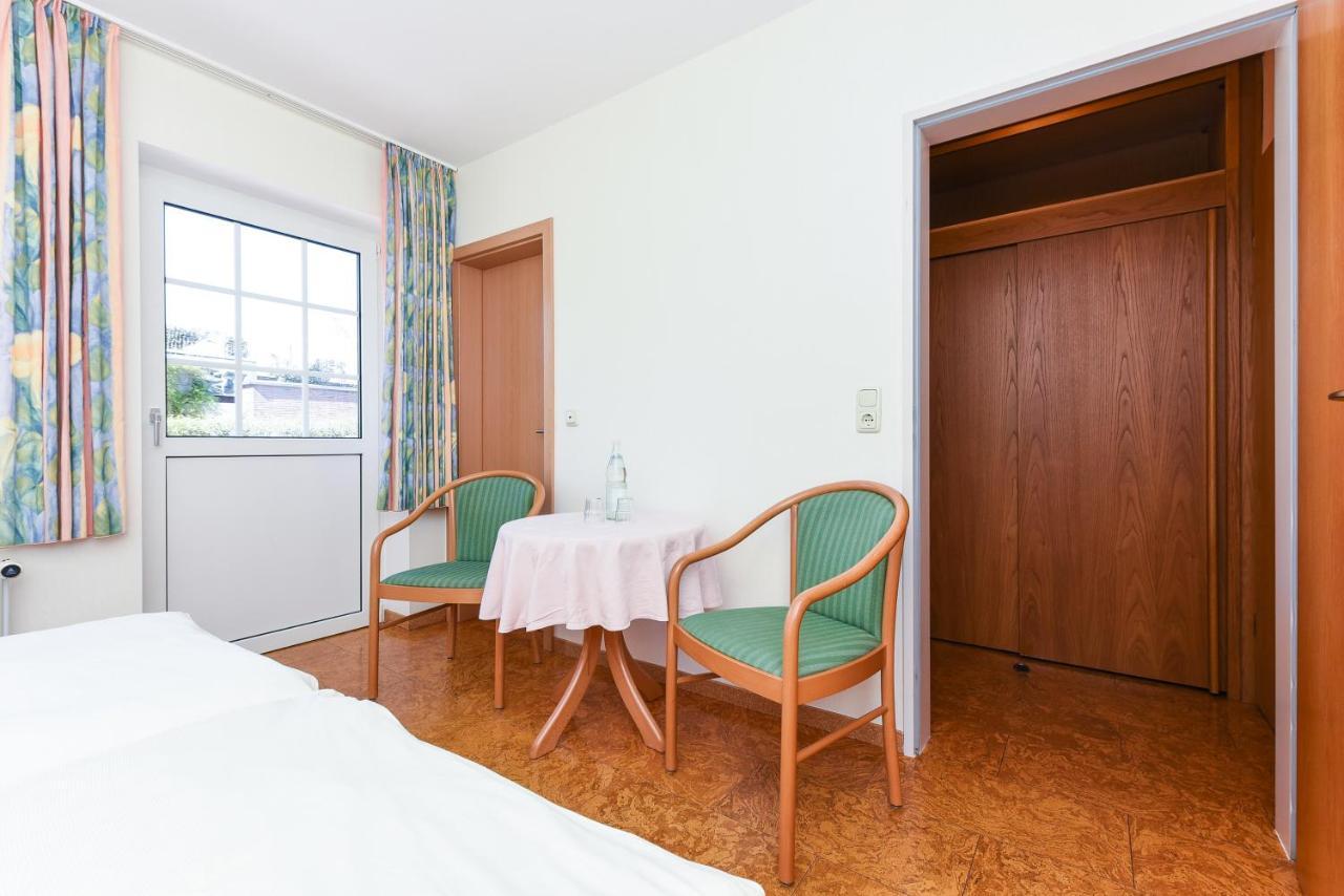 Hotel-Pension Stoertebeker Bensersiel Esterno foto