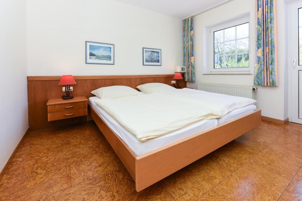 Hotel-Pension Stoertebeker Bensersiel Esterno foto