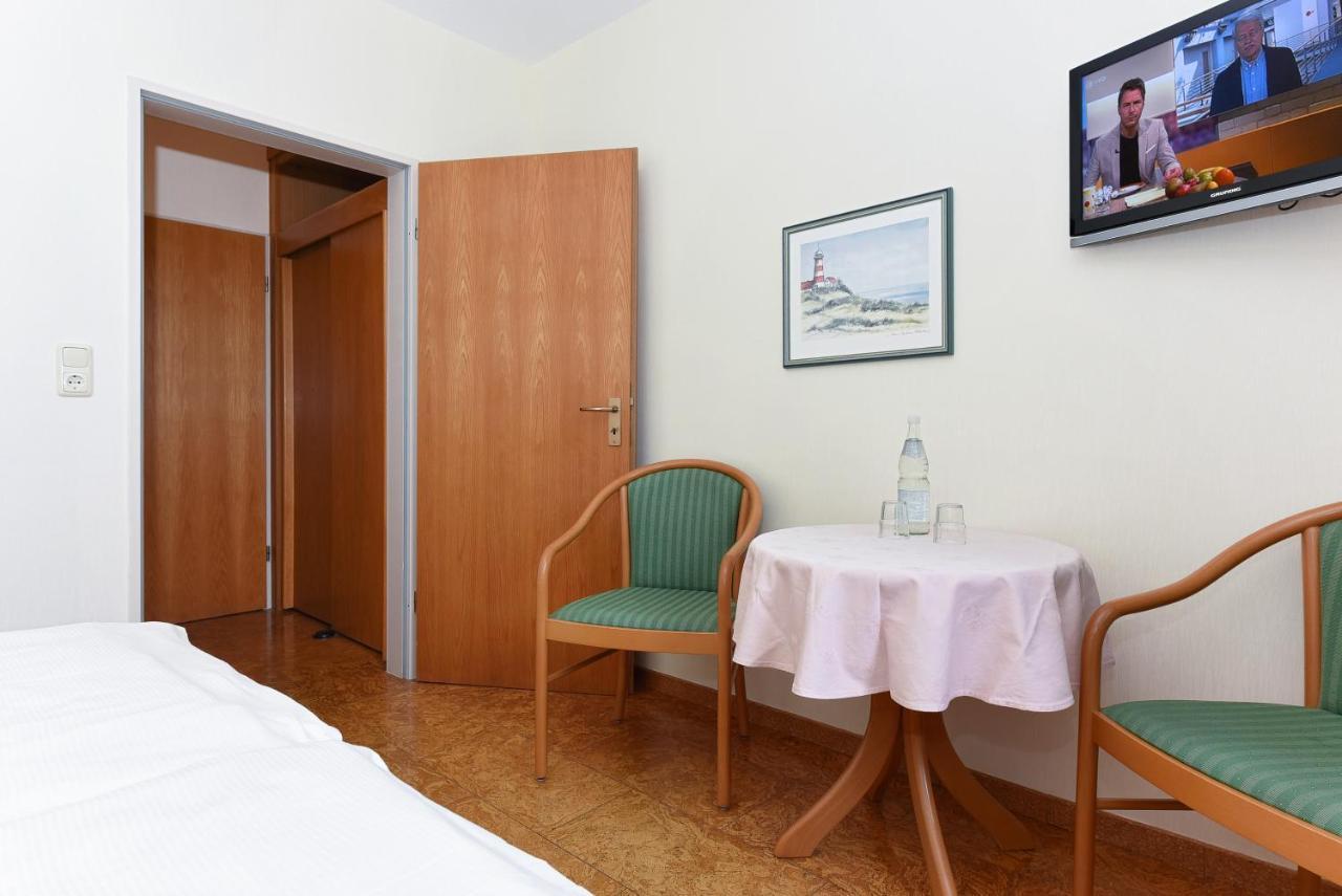 Hotel-Pension Stoertebeker Bensersiel Esterno foto