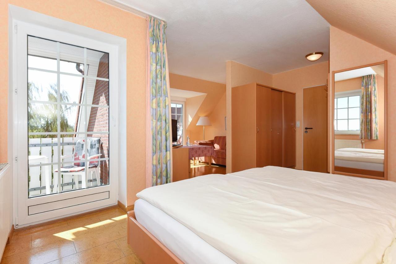 Hotel-Pension Stoertebeker Bensersiel Esterno foto