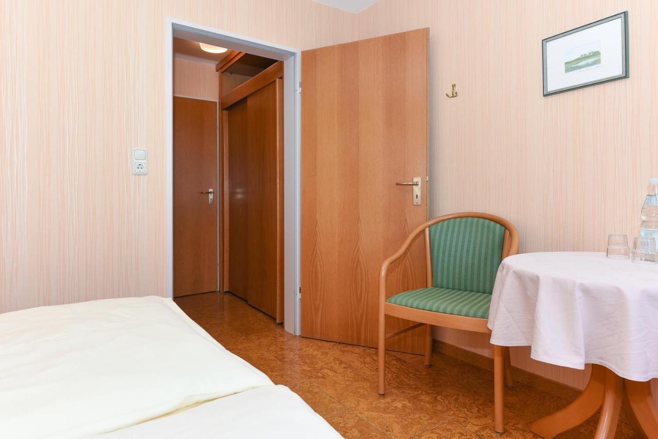 Hotel-Pension Stoertebeker Bensersiel Esterno foto