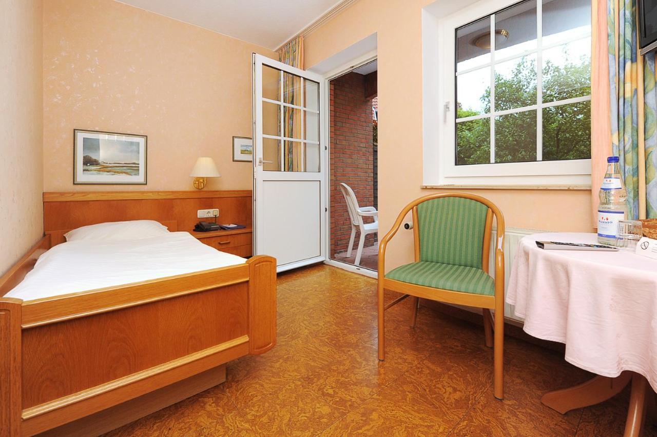 Hotel-Pension Stoertebeker Bensersiel Esterno foto