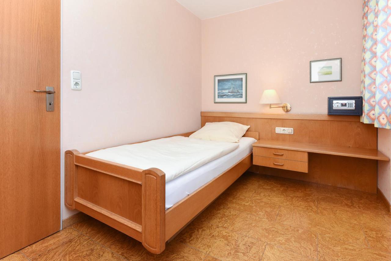 Hotel-Pension Stoertebeker Bensersiel Esterno foto