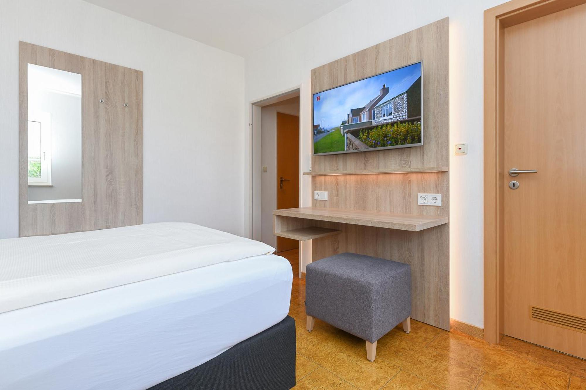 Hotel-Pension Stoertebeker Bensersiel Esterno foto