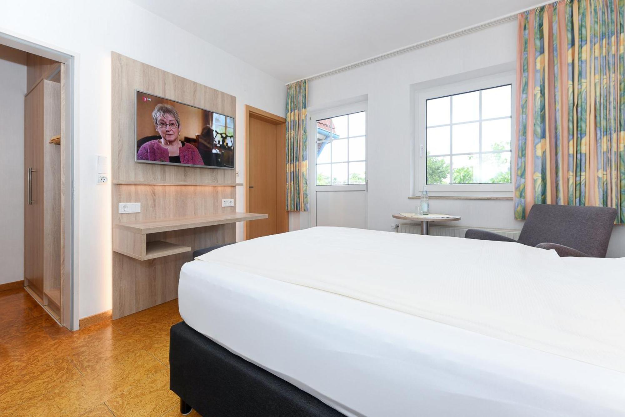 Hotel-Pension Stoertebeker Bensersiel Esterno foto