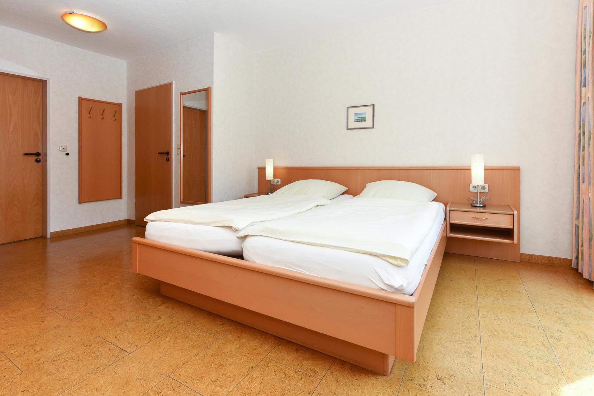 Hotel-Pension Stoertebeker Bensersiel Esterno foto